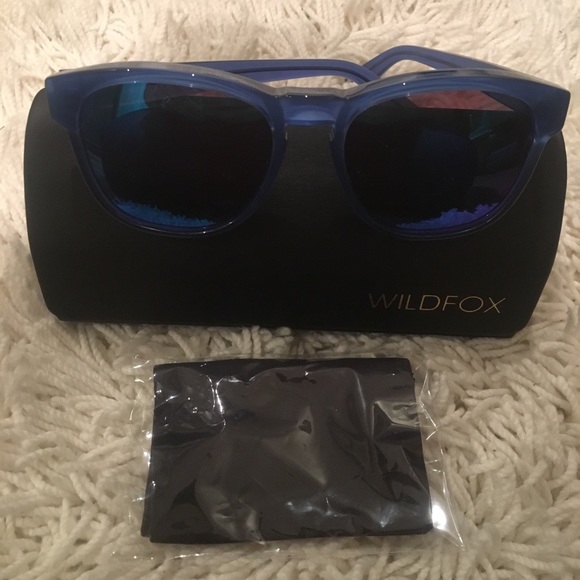 Wildfox Accessories - BRAND NEW - never worn- wild fox sunglasses